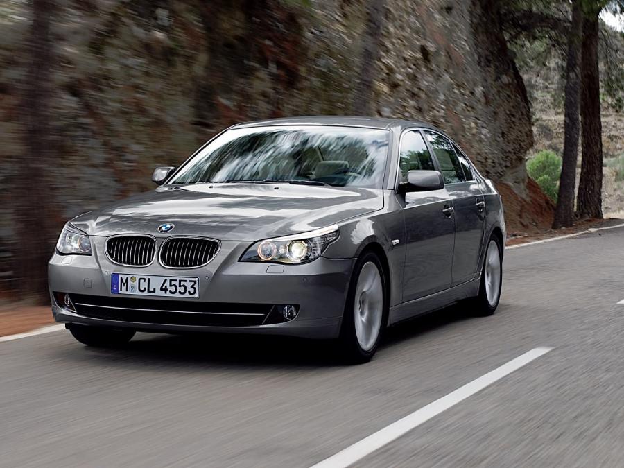  BMW 530i 2007 года  (фото 17 из 30)